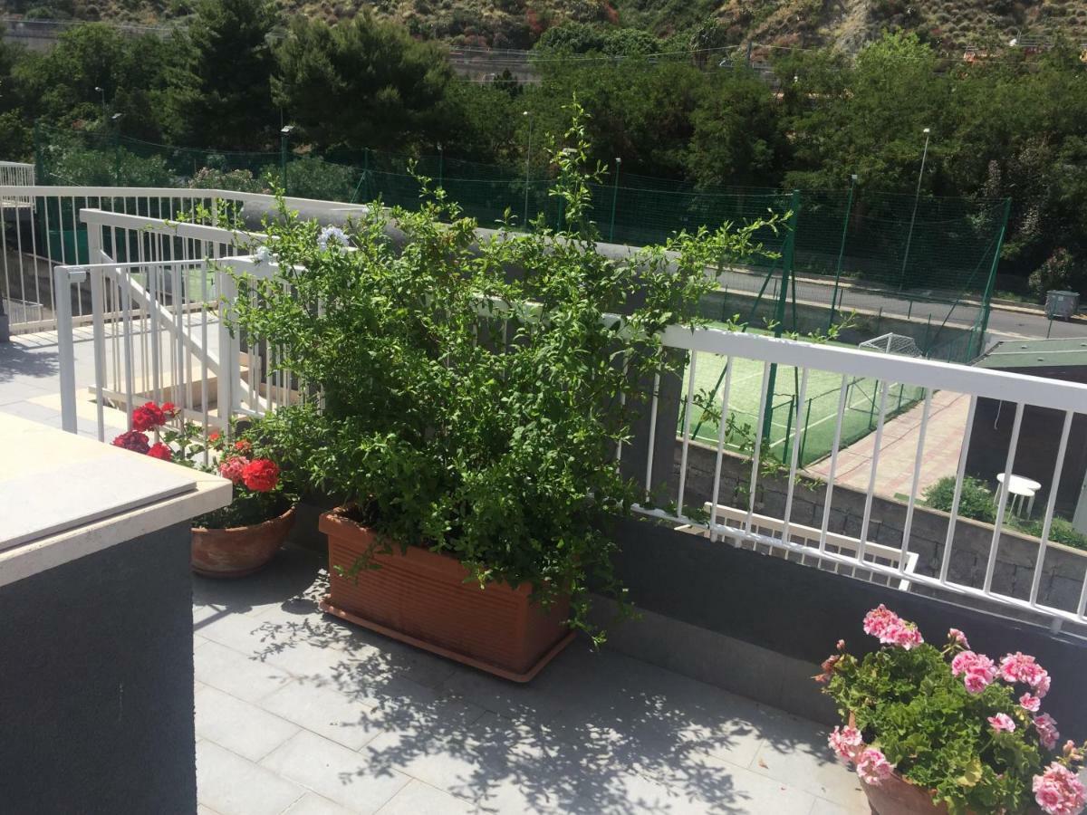 Apartment Sillemi - Casa Sille Летояни Екстериор снимка
